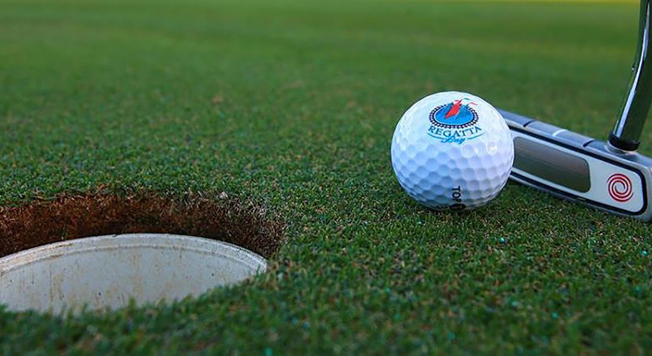 legendary-golf-course-putter-hole-081121-min